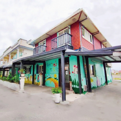 民宿封面410x410_工作區域 1.jpg